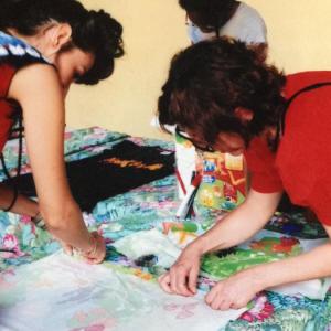 Atelier de recyclage artistique : "Viens avec un vieux T-shirt, repars avec un tote-bag"