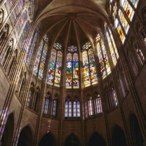 Contes, lumières et couleurs à la basilique de Saint-Denis