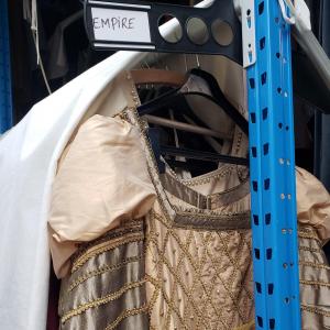 Euro Costumes : fournisseur des costumes pour le cinéma et la télévision
