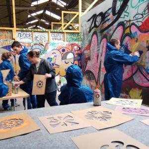 L'art du pochoir - initiation avec l'artiste Stew dans son atelier à Ivry-sur-Seine - FESTIVAL PHENOMEN'ART