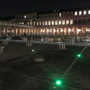 Paris by night : de Buren à Beaubourg, dialogue entre passé et présent