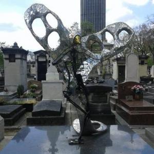 An artistic stroll: discovering artists at Montparnasse cemetery