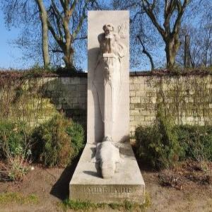 An artistic stroll: discovering artists at Paris Montparnasse cemetery