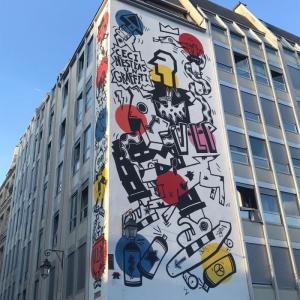 Paris by night : de Buren à Beaubourg, dialogue entre passé et présent