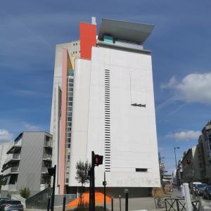 La petite et la grande histoire, dans le XXe arrondissement de Paris