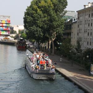 Croisière Street Art : "Au Fil de l'Autre" sur le canal de l'Ourcq