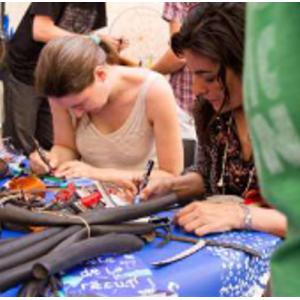 En bateau du Bassin de la Villette + Atelier de fabrication de bracelets upcyclés en pneu à Bobigny