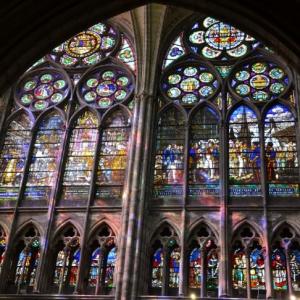 Les vitraux de la basilique cathédrale Saint-Denis