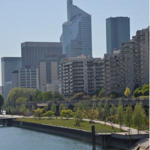 Les berges aménagées à Courbevoie, de la Seine à la mer