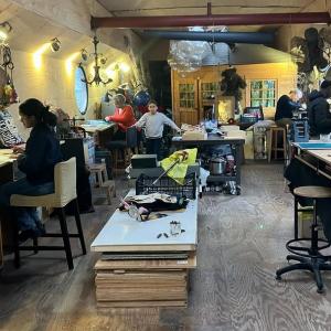 L'Ile-Saint-Denis : vivier d'artistes de l'atelier à la galerie - Biennale Multitude