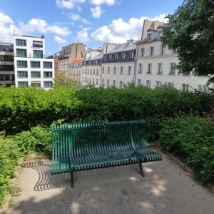 Visite dessinée sur la Coulée verte : le patrimoine végétal de Paris