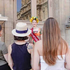 Montmartre est une fête, paillettes et pénombre