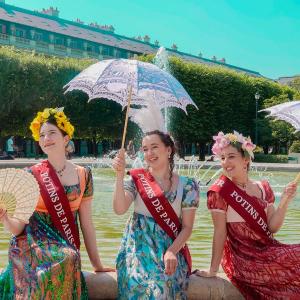 Montmartre est une fête, paillettes et pénombre