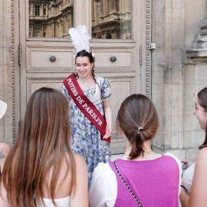 Montmartre est une fête, paillettes et pénombre
