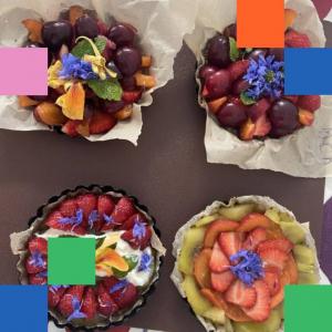 Confection et dégustation des tartelettes au Café La Blague à Aubervilliers - Biennale Multitude