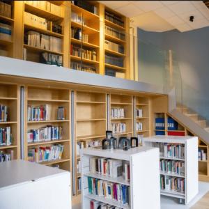 L'hôpital Sainte-Anne et la bibliothèque Henri Ey