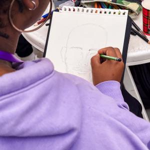 Atelier portrait sur la Place François de Larderel à Bobigny !