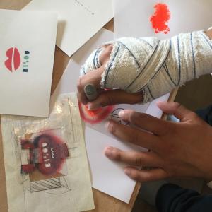 Atelier pochoir : réaliser une carte postale à Bobigny
