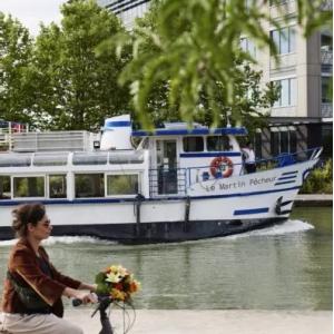 En bateau du Parc de la Villette à Pantin + visite de l'exposition "Simulacres" aux Magasins Généraux"