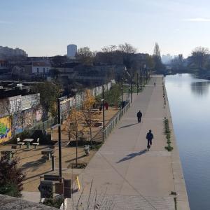 Promenade au bord de l'eau : le canal de Saint-Denis, quelle histoire...