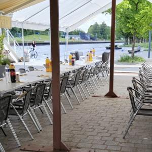 En bateau du Parc de la Villette à Bobigny + dîner remisé au restaurant Stunning Land
