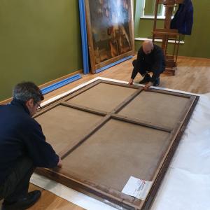Emballage du tableau de Joseph-Benoît Suvée © DR