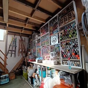 De l’usine au graffiti : visite du Rotin, rencontre et performance en direct d’un artiste graffeur - PHENOMEN'ART