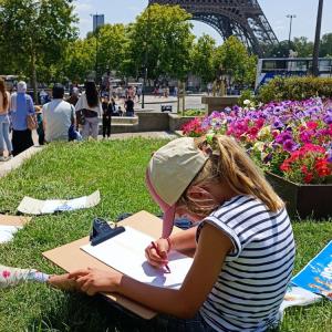 Dessiner la Tour Eiffel : atelier pour les enfants au Trocadéro