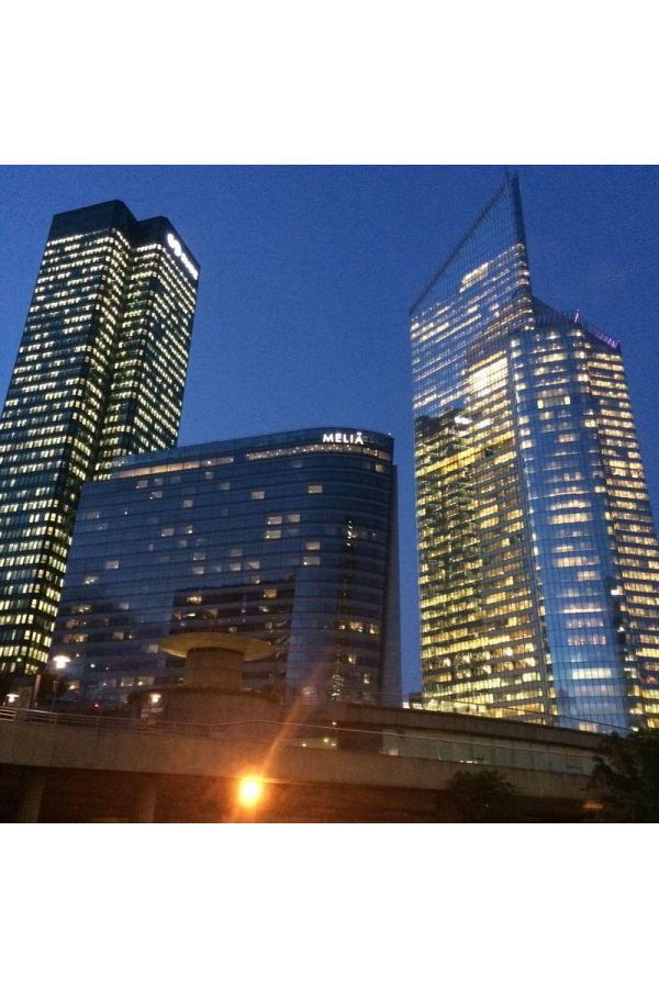 The history of La Défense during night time