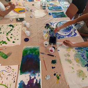 Atelier artistique en famille : L’encre, la couleur liquide par l’artiste Natalia Jaime Cortez