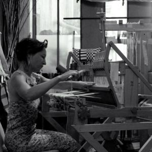 Découverte et initiation à l'art ancestral du tissage avec l'Atelier Fugues