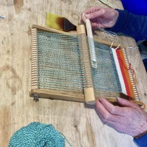 Découverte et initiation à l'art ancestral du tissage avec l'Atelier Fugues