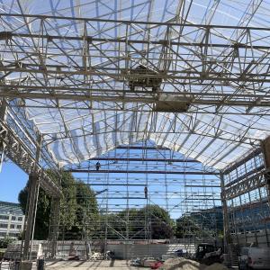 Visite du chantier Les Grandes Serres de Pantin, redonnant vie à un ancien site industriel