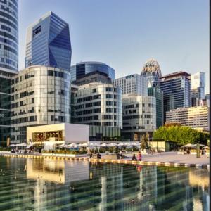 La Défense s’illumine : explorez l’inattendu