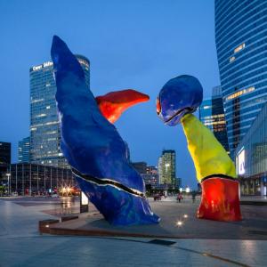 La Défense s’illumine : explorez l’inattendu