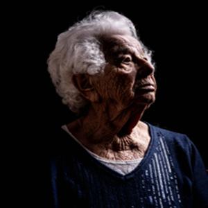 T�moignage d'Esther S�not, rescap�e de la Shoah au M�morial de la shoah