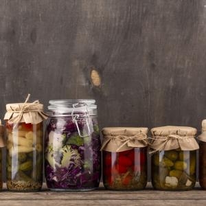 Atelier Lacto-fermentation avec Kai de Vinoemotion à la Butinerie