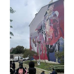 De haut en bas de la colline du Street-Art, Belleville en roue libre