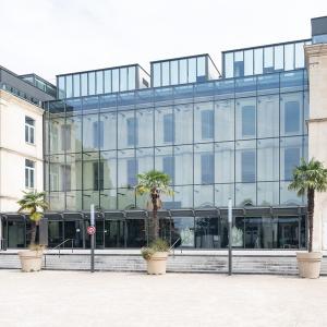 Les coulisses des archives des Monuments Historiques à la Médiathèque du Patrimoine et de la Photographie à Charenton-le-Pont