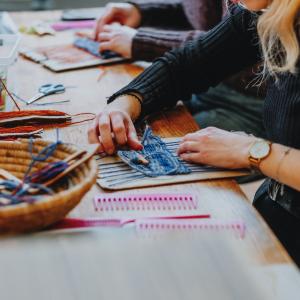Atelier tissage à la Fondation Fiminco avec Aurélia Blanc - Journées des Métiers d'Art