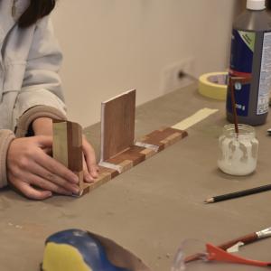 Ateliers upcycling du bois avec l'atelier R-ARE