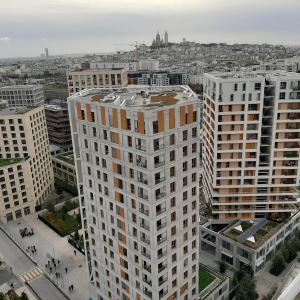 Balade des femmes en or de la Porte de la Chapelle à Central Chapelle