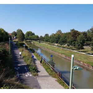 A vélo, le long du canal de l'Ourcq - balade et concerts