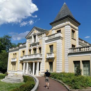 Plages, guinguettes et maisons « Belle Epoque » au bord de la Marne