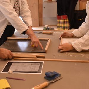 Atelier nichoir en bois avec l'atelier R-ARE à Montreuil