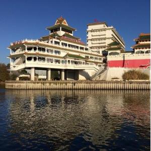 Croisière sur la Seine : architectures au bord de l'eau