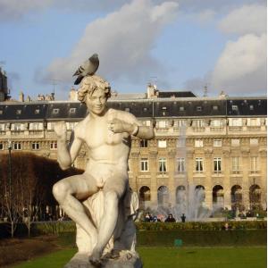 The gay and lesbian rainbow tour, 300 years of homosexuality in Paris